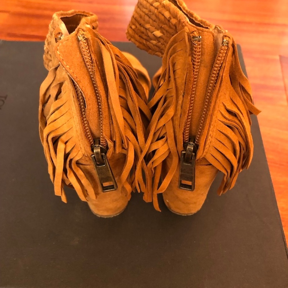 BCBGeneration - Calizi Sandal Camel Suede (Size 6) - Picture 6 of 6
